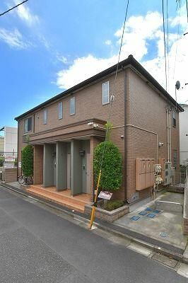 プラシードの外観