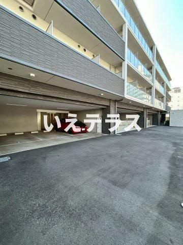エスプレイス神戸グレースの駐車場
