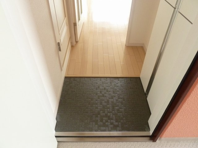 ダイワティアラ津田沼Ⅴの玄関|シューズボックスもあり玄関が広く使えますよ（別のお部屋の写真です）