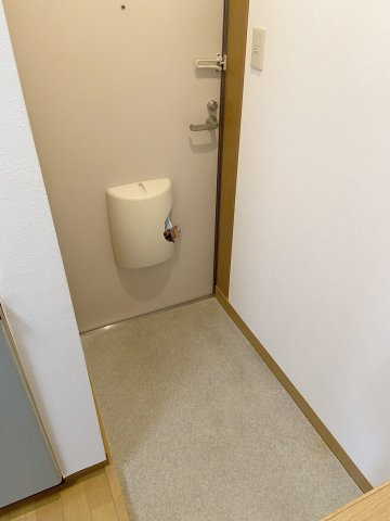 メゾンサンライズの玄関