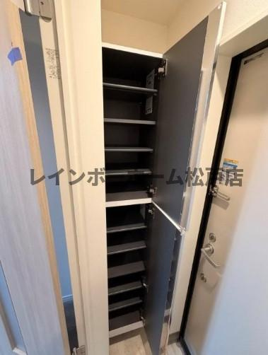 G BASE新松戸の玄関