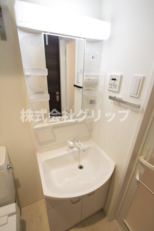 クラリッサ横浜中央の独立洗面台