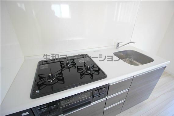 コンパル汐留のキッチン|３口コンログリル付です
