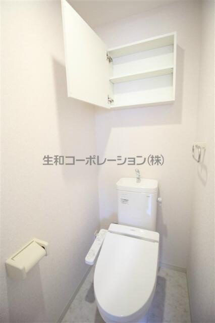 コンパル汐留のトイレ|落ち着いた色調のトイレです