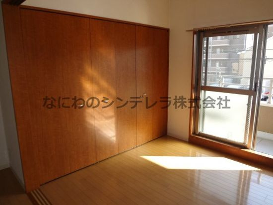 浪速コートの洋室