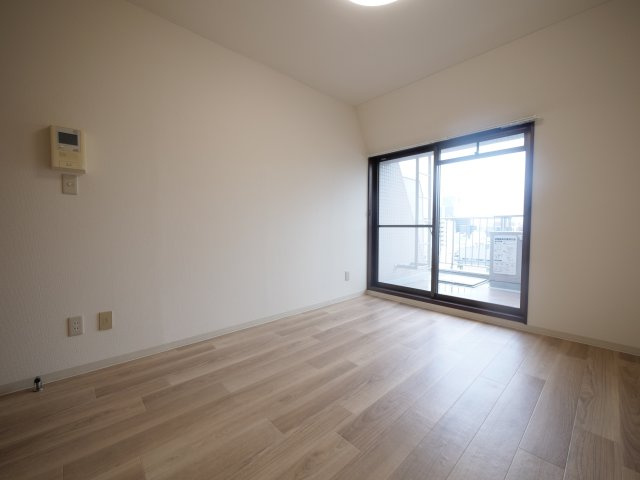 朝日プラザ岡山中山下1002の玄関