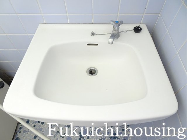 椿ビルの洗面所
