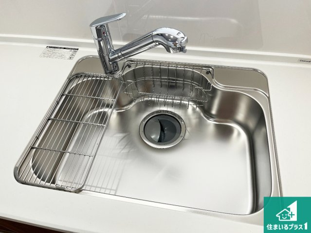 加古川市加古川町美乃利　第23期　新築一戸建ての設備|蛇口の先端に浄水器を内蔵しています！原水と浄水、お湯と冷水、シャワーの切替えがワンタッチなので用途によって使い分けられます。