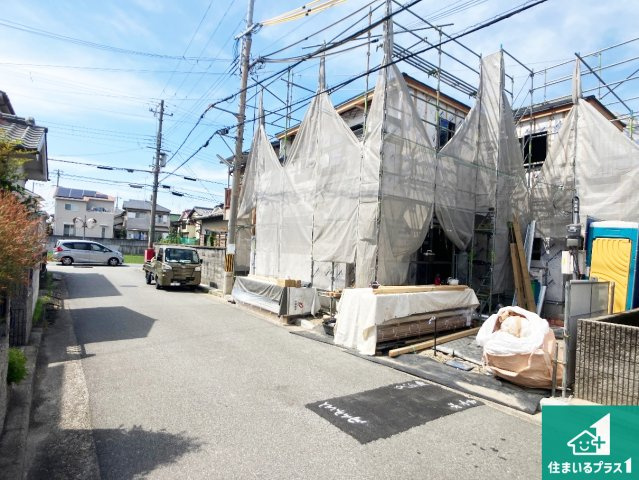 加古川市加古川町美乃利　第23期　新築一戸建ての前面道路含む現地写真|周辺は落ち着いた街並みの住宅地！子育てがしやすい住環境です！まだ未完成ですが、現地でしかわからない事もございます。是非一度ご覧ください。