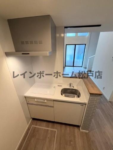 松戸市新松戸７丁目のアパートのキッチン
