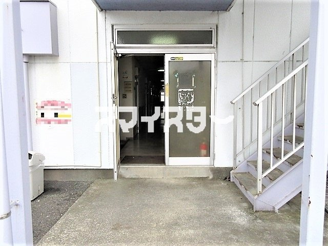 八王子市横川町の賃貸マンションのエントランス