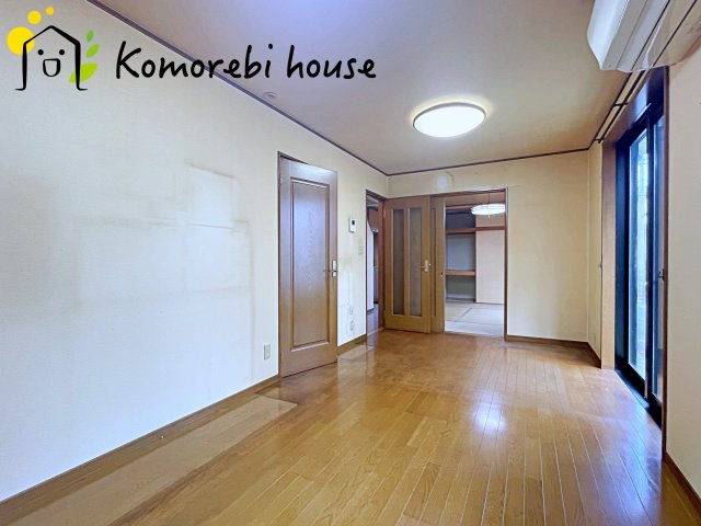 上尾市上　中古戸建の居間・リビング|26.7.16　撮影済み