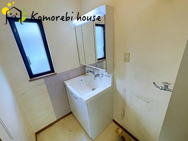 上尾市上　中古戸建の独立洗面台|26.7.16　撮影済み