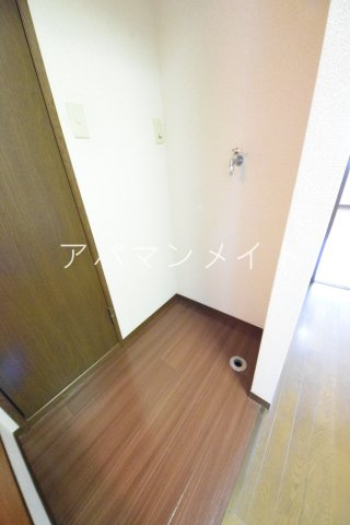 【設備】 | 第二稲荷山ハイツB | 洗濯機置場になります。