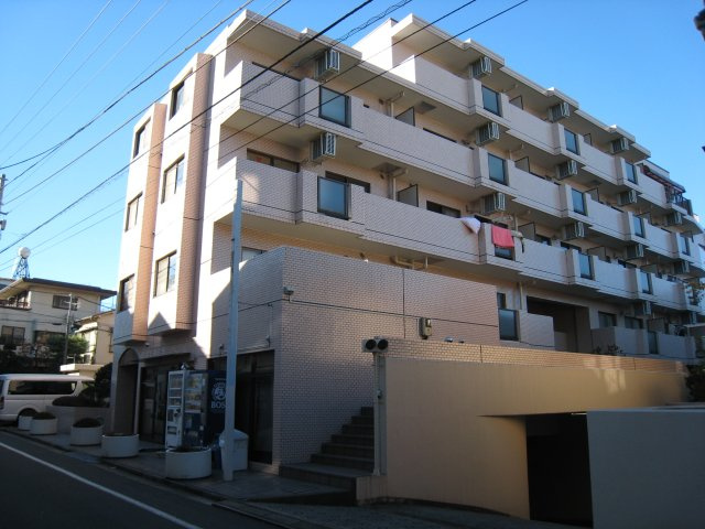 クレスト本町　駐車場有　駅近　