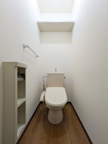 メイプルタウンC棟のトイレ|落ち着いたトイレです