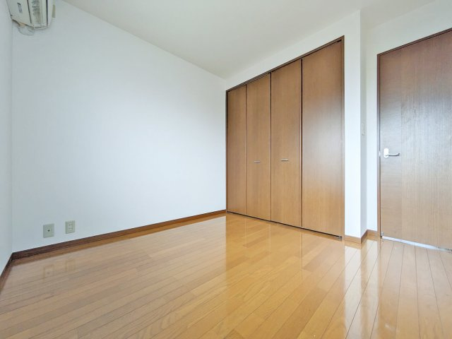 メイプルタウンC棟の洋室|個人の部屋や寝室として使える洋室です