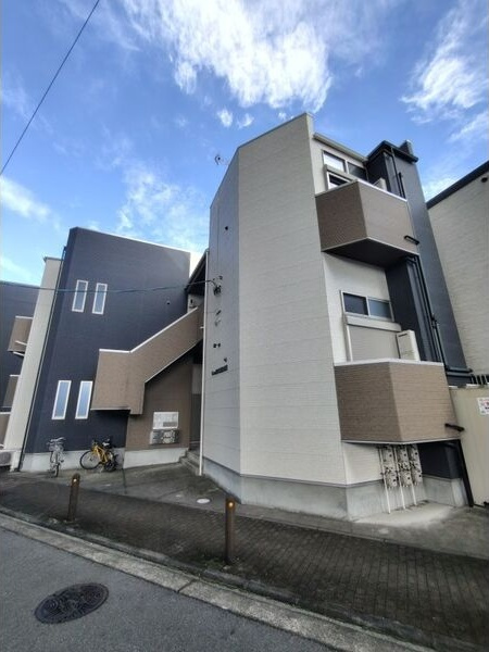 Creo庄内通参番館
