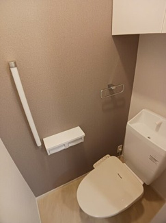 【トイレ】 | ウェル　アイランドＫ－Ⅲ | 落ち着いた色調のトイレです