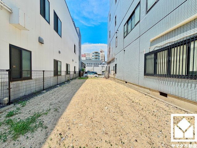 西宮市本町の外観|「浜脇小学校」まで徒歩7分。低学年のお子様の通学にも無理のない距離です。