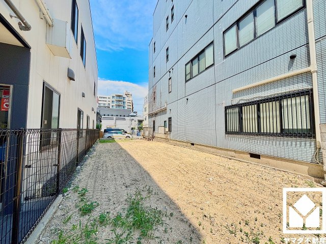 西宮市本町の外観|阪神百貨店や3COINS、無印良品500などが出店するショッピングセンター「エビスタ西宮」まで徒歩6分。専門店や飲食店も豊富で、日々のお買い物やお食事の選択肢が広がります。