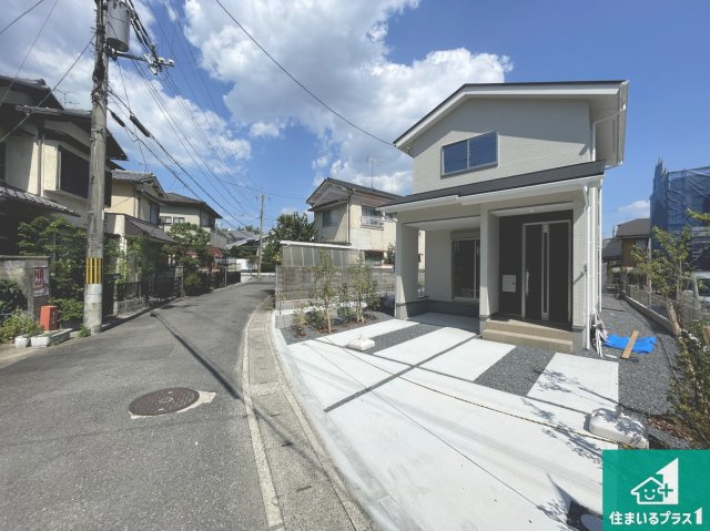 ★5(土)6(日)現地見学可能！★京都市西京区嵐山茶尻町　全2邸の前面道路含む現地写真|周辺は閑静な住宅街！前面道路広々で車の出し入れも便利です。駐車が苦手な方でも安心して車庫入れできます！