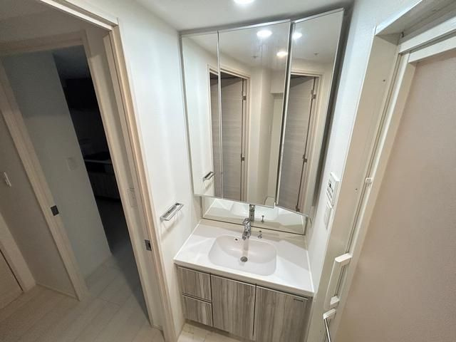 ＬＩＭＥ　ＲＥＳＩＤＥＮＣＥ　ＫＡＷＡＧＵＣＨＩ　ＥＡＳＴの洗面所