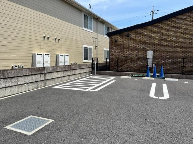 門沢橋２丁目事務所の駐車場