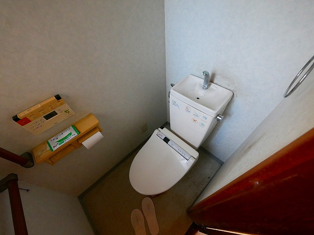 法華寺町戸建のトイレ
