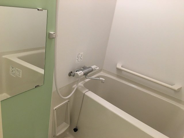 【浴室】 | レオネクスト八木町 | 画像7