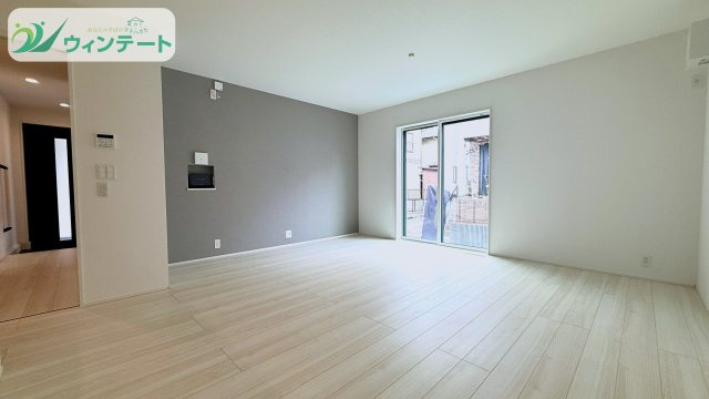 取手市新取手1丁目01期　新築戸建の居間・リビング|生活動線に優れたLDK。キッチン・ダイニング・リビングが一体となり、家事のしやすい空間設計です。