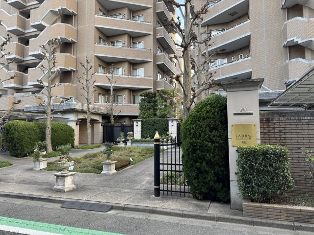 ガーデンズ国立西館