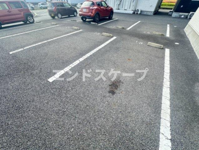 Blue mouintainの駐車場|高崎、前橋のお部屋探しはエンドスケープまで！お客様の理想お聞かせ下さい♪