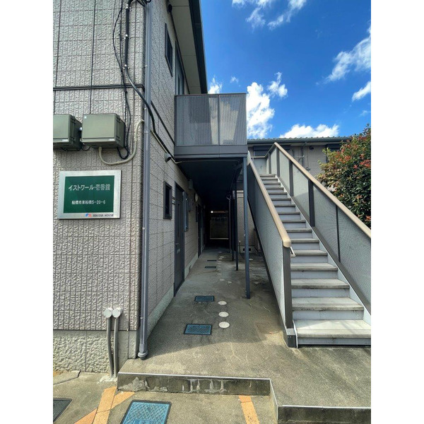 イストワール壱番館のエントランス