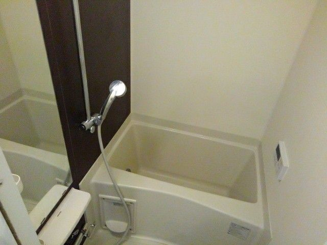 エレディータの浴室