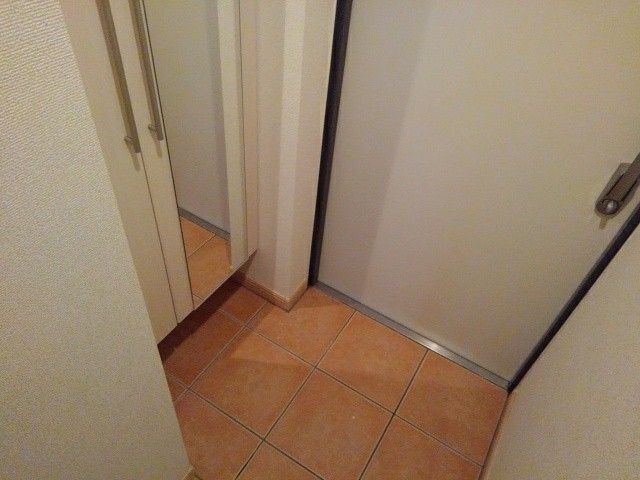 エレディータの玄関