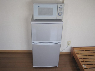【キッチン】 | レオパレス輝石 | ２ドア冷蔵庫・レンジ（一部家電のないお部屋があります）