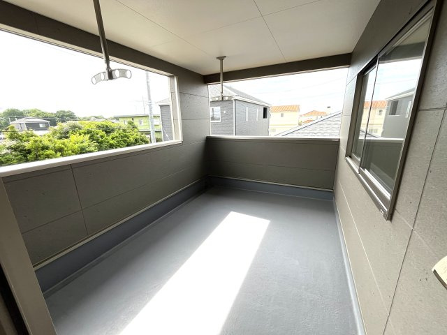 【バルコニー】 | 仲介手数料無料！西岐波小学校に通える新築戸建　宇部市西岐波　第９－１号棟　クレイドルガーデン　アーネストワン | 屋根付きバルコニー