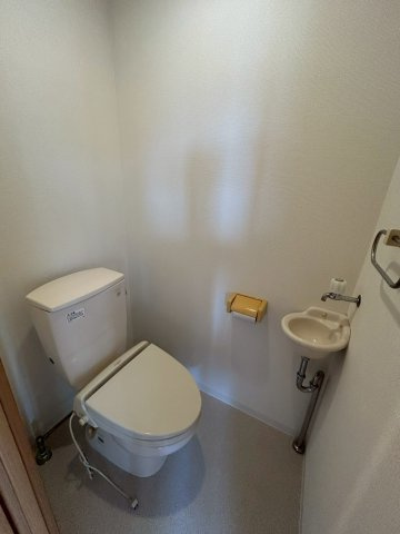 プリエール石津のトイレ|※別号室参考写真