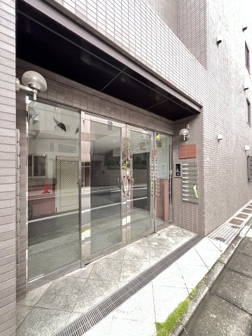 アルカンシェール三軒茶屋のエントランス