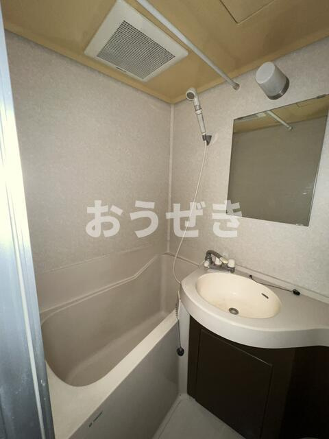 ＧＳハイム山下町の浴室