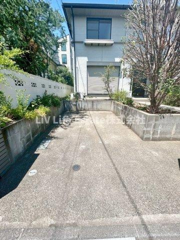 貫井陽光テラスの駐車場