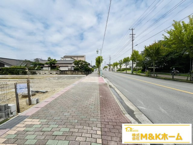 知多市つつじが丘1丁目　全2棟　2号棟の前面道路含む現地写真|R8.7.7撮影　前道16ｍ