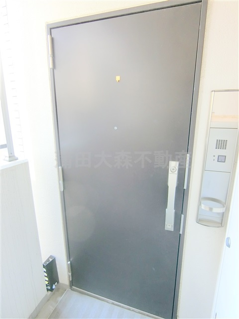 B CITY APARTMENT TOKYO SOUTH(ビーシティアパートメントトーキョーサウスの玄関