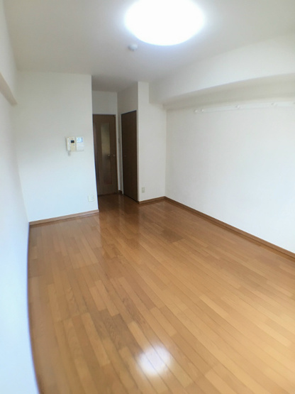【居間・リビング】ディナスティ神戸元町通