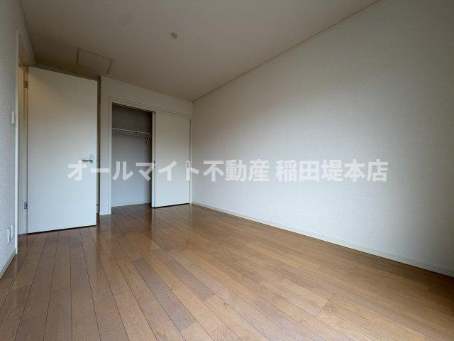 川崎市麻生区千代ケ丘３丁目のアパートの寝室