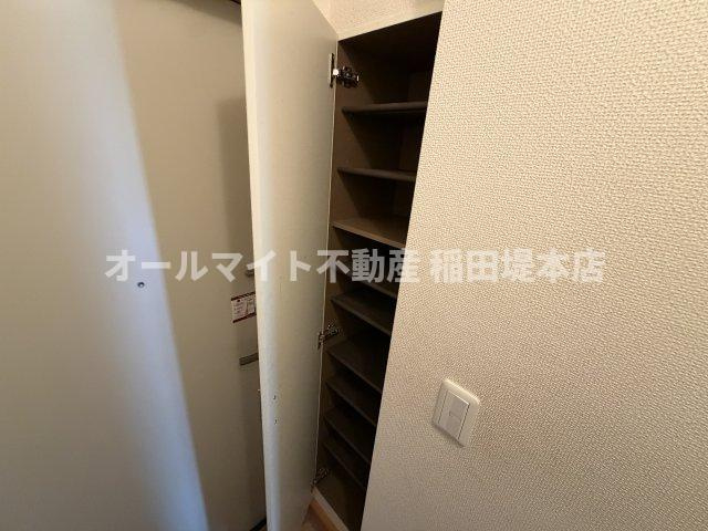川崎市麻生区千代ケ丘３丁目のアパートの収納