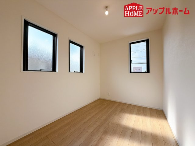さいたま市西区宮前町1期の洋室|居室は全室収納あり！たっぷりある収納活用でお部屋もキレイを保てます♪