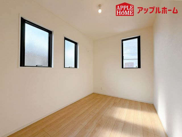 さいたま市西区宮前町1期の洋室|居室は全室収納あり！たっぷりある収納活用でお部屋もキレイを保てます♪