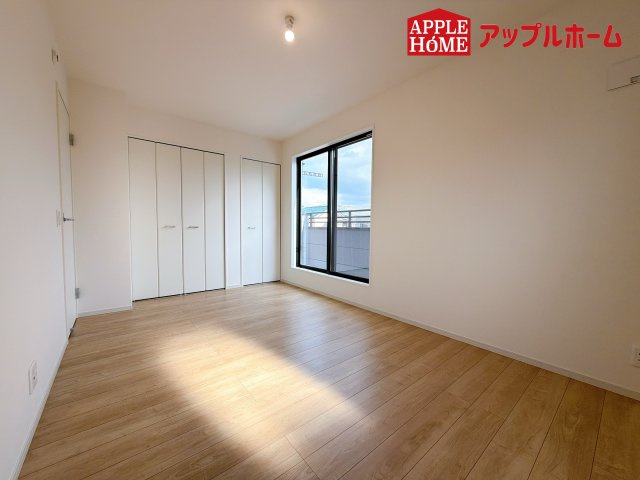 さいたま市西区宮前町1期の洋室|居室は全室収納あり！たっぷりある収納活用でお部屋もキレイを保てます♪